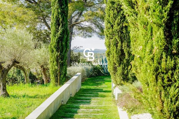 Propriété 12 pièces à vendre Flayosc - 83780 / Réf: 147