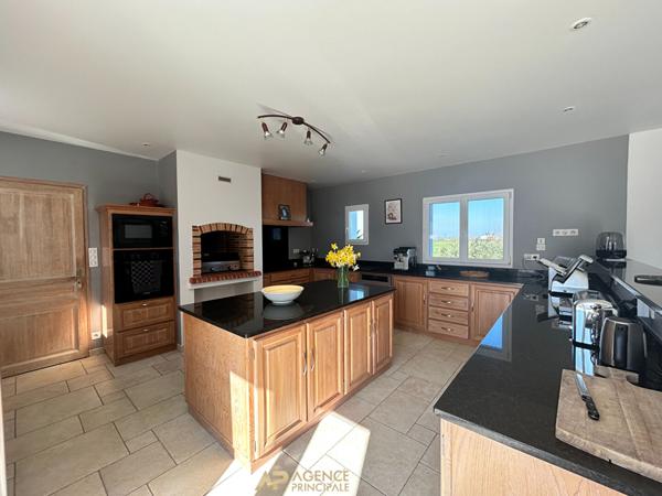 Maison d'architecte située à 25 min de La Rochelle 493 000 € **  - Référence  FBD725