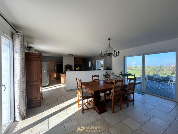Maison d'architecte située à 25 min de La Rochelle 493 000 € **  - Référence  FBD725