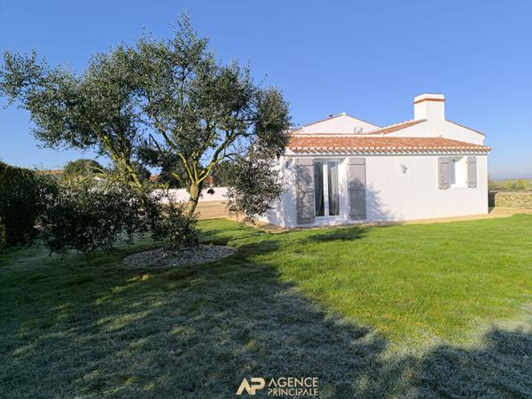 Maison d'architecte située à 25 min de La Rochelle 493 000 € **  - Référence  FBD725