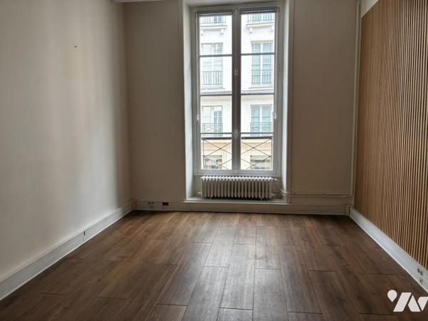 OPPORTUNITÉ RARE – BUREAUX DE PRESTIGE ENTRE CONCORDE ET MADELEINE