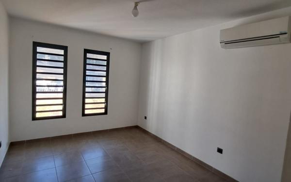 Appartement à vendre    2 pièces • 56,30 m2 Remire-Montjoly