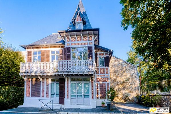 Versailles Clagny maison de ville 5 pièces 110.37 m² au sol avec parking €749 000 ** - Référence 25400