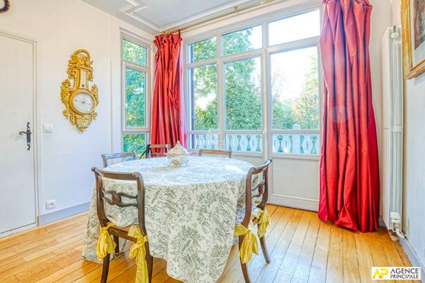 Versailles Clagny maison de ville 5 pièces 110.37 m² au sol avec parking €749 000 ** - Référence 25400