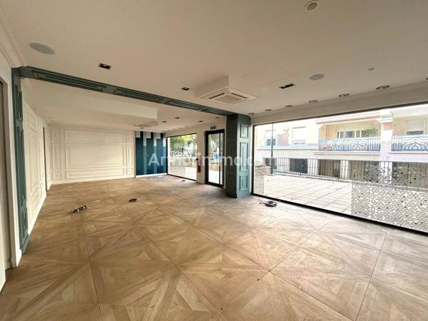 Location Local commercial 1 pièces 63 m2 à Sainte-Maxime