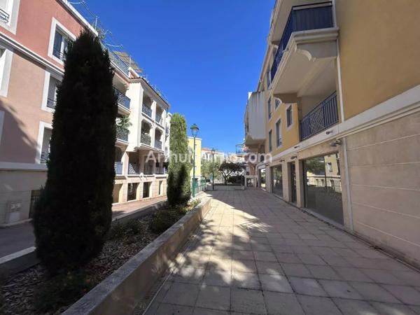 Location Local commercial 1 pièces 63 m2 à Sainte-Maxime