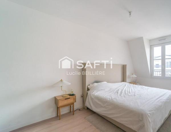 Idéal pour investisseur : T3 de 64 m2 vendu loué , dans un immeuble sécurisé, récent , à une minute de la gare RER E du chenay-Gagny