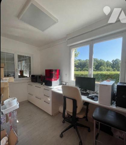 A ACHETER sur la ville de NOGENT LE ROTROU

Local professionnel fonctionnel et parfaitement a...