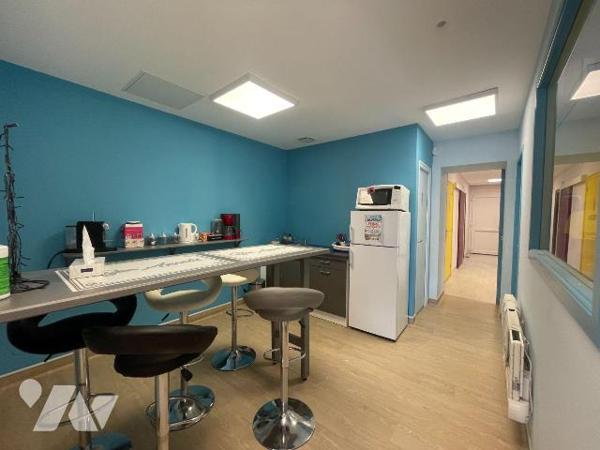 A ACHETER sur la ville de NOGENT LE ROTROU

Local professionnel fonctionnel et parfaitement a...