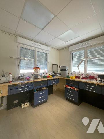 A ACHETER sur la ville de NOGENT LE ROTROU

Local professionnel fonctionnel et parfaitement a...