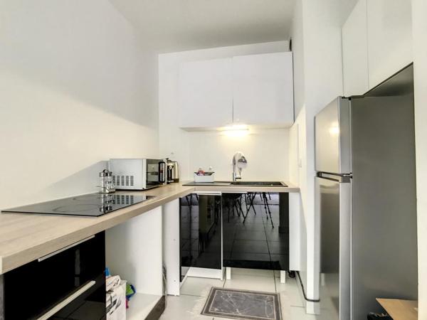 T2 NON MEUBLE – 41 m2 – BALCON – GARAGE – 69008 LYON