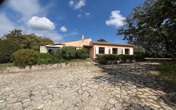 Maison à vendre    4 pièces •  Nîmes
