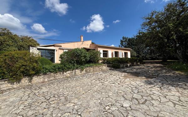 Maison à vendre    4 pièces •  Nîmes