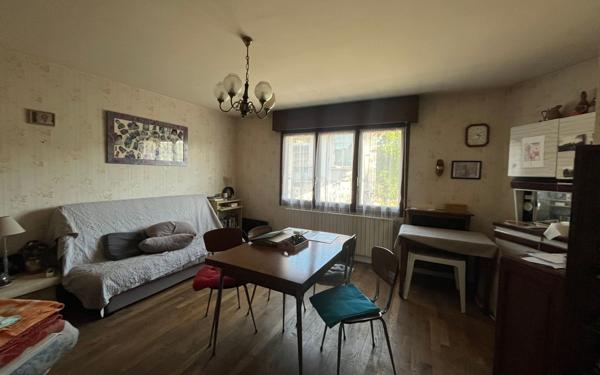 Maison à vendre    3 pièces •  Rochechouart