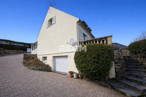 Elégante maison familiale avec vue panoramique