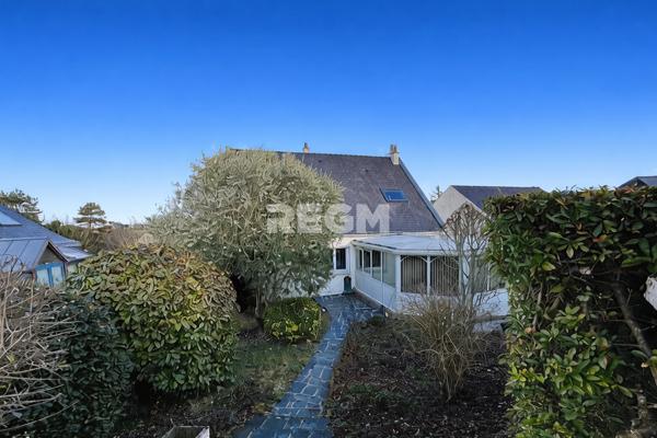 Elégante maison familiale avec vue panoramique