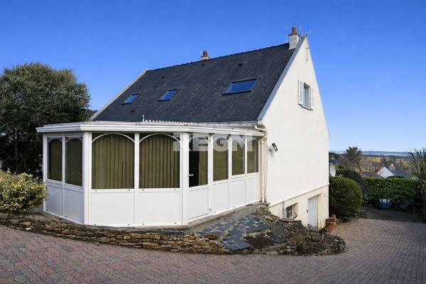 Elégante maison familiale avec vue panoramique