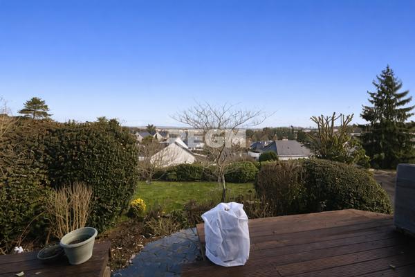 Elégante maison familiale avec vue panoramique