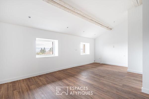 Appartement rénové en dernier étage