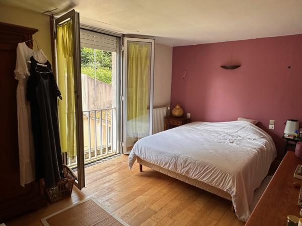 Maison  6 pièce(s)  3 chambre(s)  145 m²