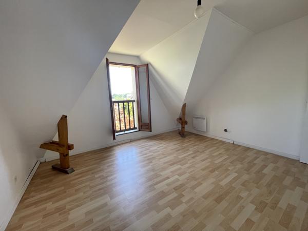 Maison familiale 5 chambres, 980 m² de jardin.