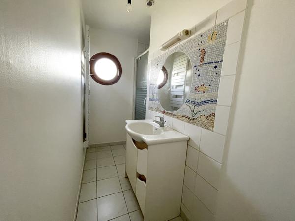 Maison familiale 5 chambres, 980 m² de jardin.