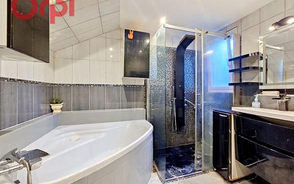 Maison à vendre    4 pièces • 104,08 m2 Six-Fours-les-Plages