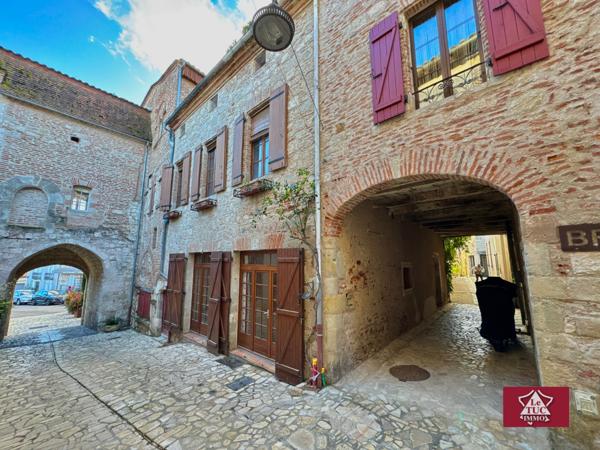 Maison médiévale dans un village classé Penne-d'Agenais (47140)