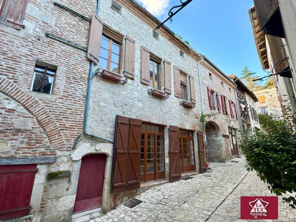 Maison médiévale dans un village classé Penne-d'Agenais (47140)