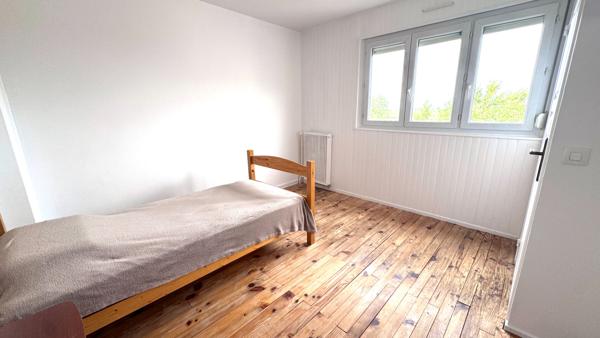 Lumineux F5 de 95 m² en dernier étage avec balcon et parking