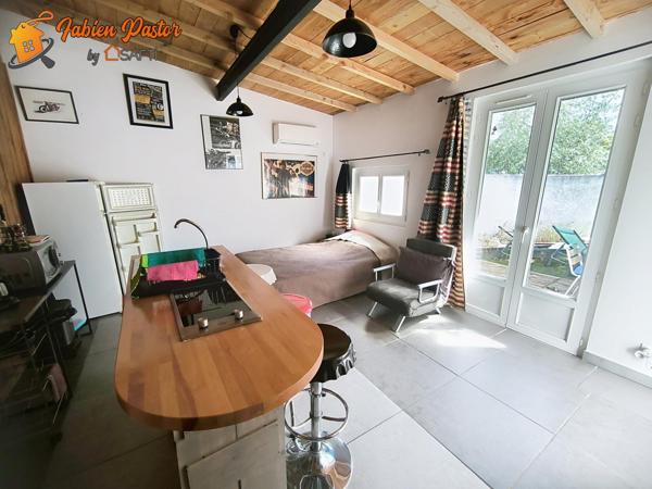 Villa plain pied, 4 faces, piscine, dépendances