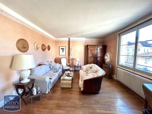 Appartement à louer 5 pièces 117.31m²