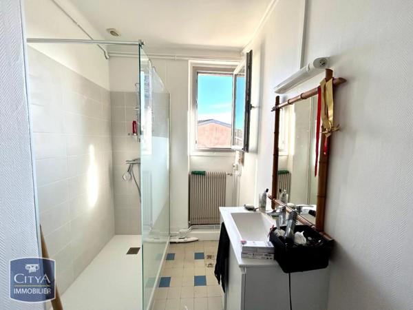 Appartement à louer 5 pièces 117.31m²