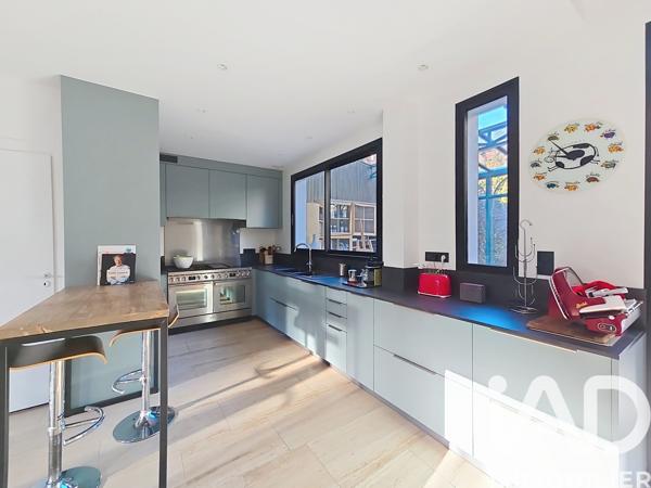 Maison à vendre 7 pièces 180 m² Suresnes