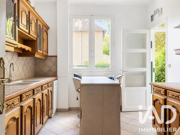 Maison (prestige) à vendre 7 pièces 146 m² Le Mesnil-le-Roi