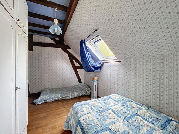 Maison a vendre Favars - 3 chambres - garage - vie de plain pied - jardin et bois