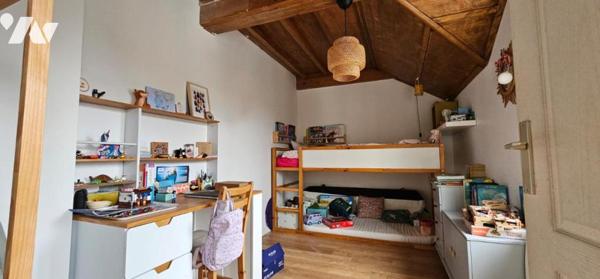 Ensemble immobilier avec local commercial 