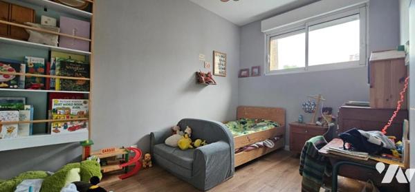 Ensemble immobilier avec local commercial 