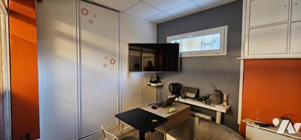 Ensemble immobilier avec local commercial 