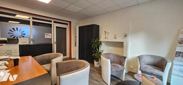 Ensemble immobilier avec local commercial 