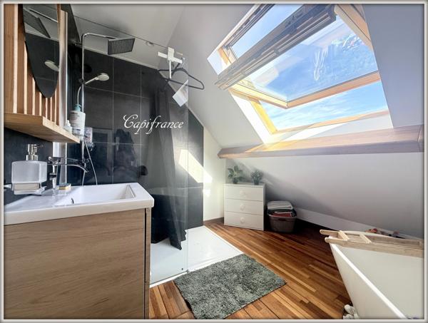 Dpt  (93), à vendre  maison P7 de 125 m² - Terrain de 370,00 m²