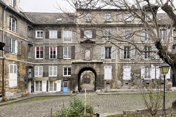 COUVENT DES URSULINES 3 PIECES TRAVERSANT SUR JARDINS Saint-Denis (93200)