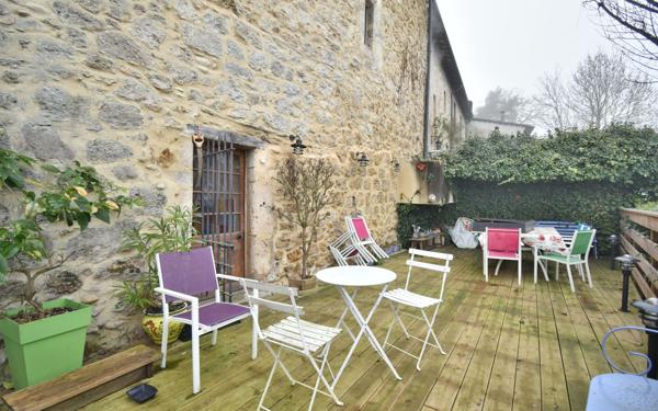 Maison à vendre    4 pièces •  Pérouges