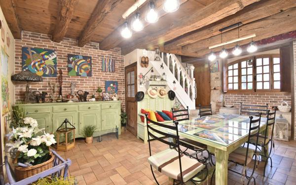 Maison à vendre    4 pièces •  Pérouges