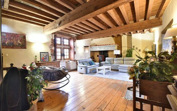 Maison à vendre    4 pièces •  Pérouges