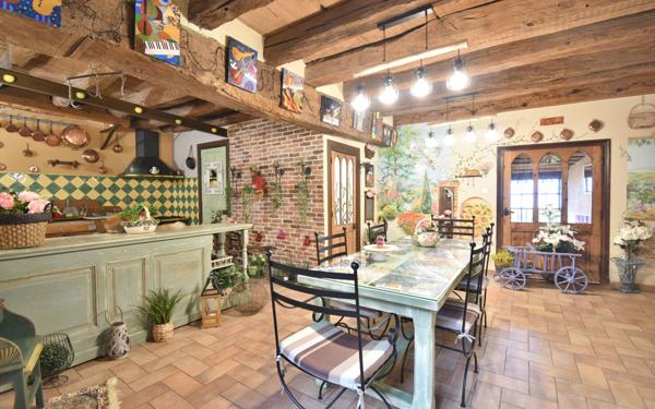 Maison à vendre    4 pièces •  Pérouges