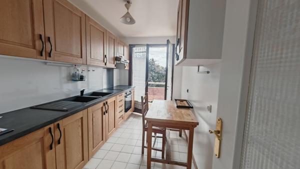 ,Appartement familial proche gare  F4 avec balcon et parking