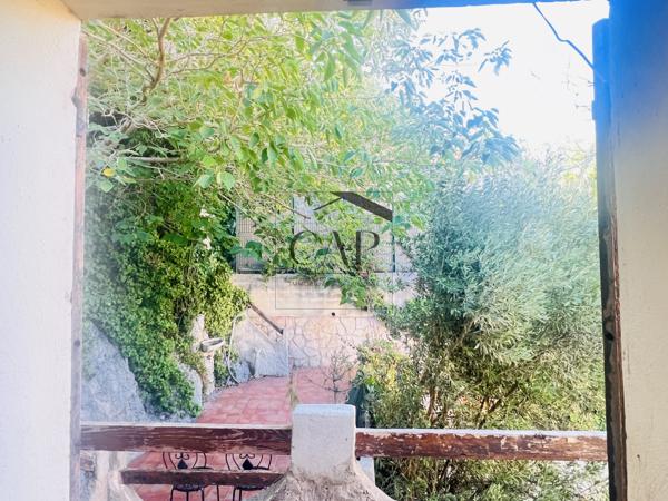 Marseille (13007) T2/3 terrasse à l’étage d’une bastide du Roucas Blanc