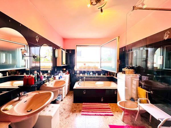 Maison 4 CHAMBRES - ROYAN CENTRE - PROCHES COMMERCES