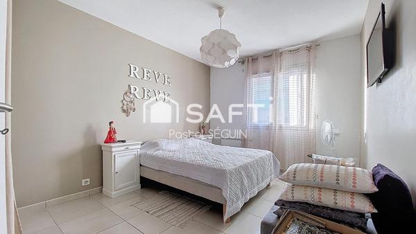 VILLA de 2012 - proche village et plages